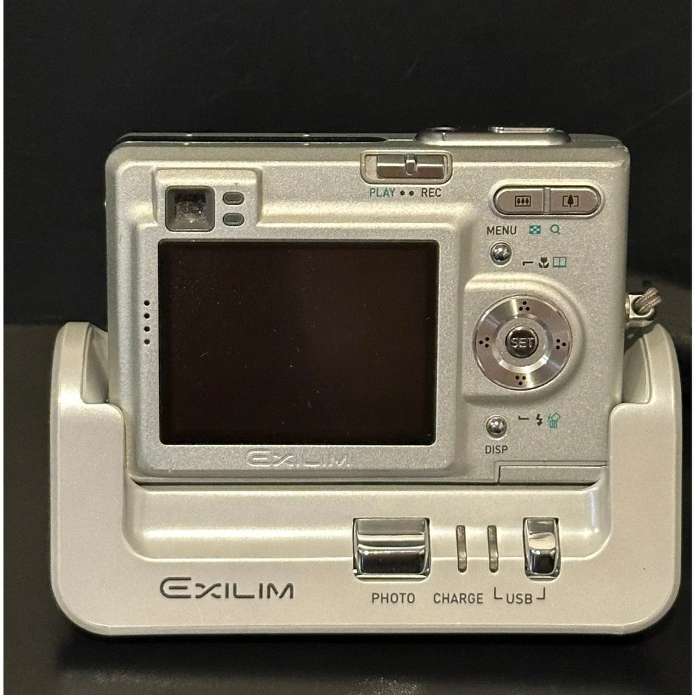 Casio Exilim EX-Z4 Silver 4.0MP Digital Camera 3x Optical Zoom Bundle‎ Y2K